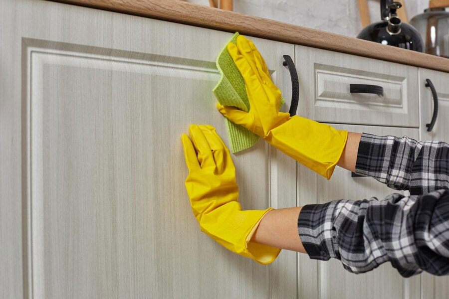  Kitchen Cabinets cleaning before painting